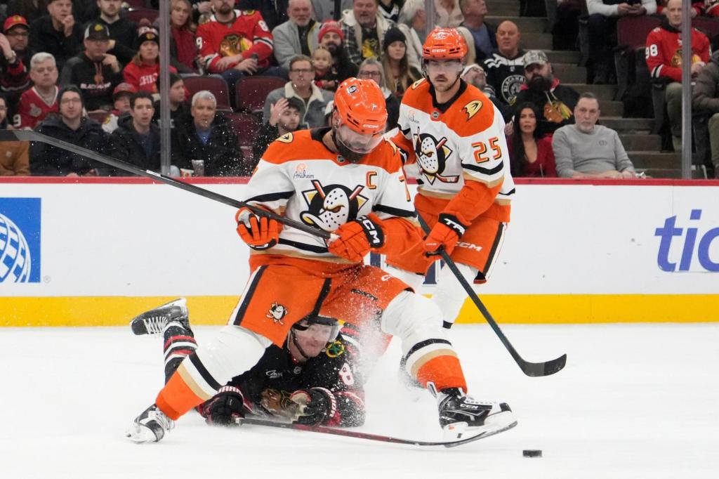 Ducks squander hot start in loss to Blackhawks – Orange County Register
