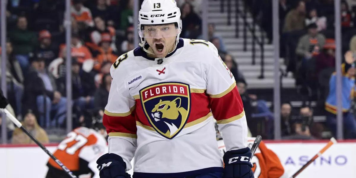 Sam Reinhart celebrating a goal with the Florida Panthers