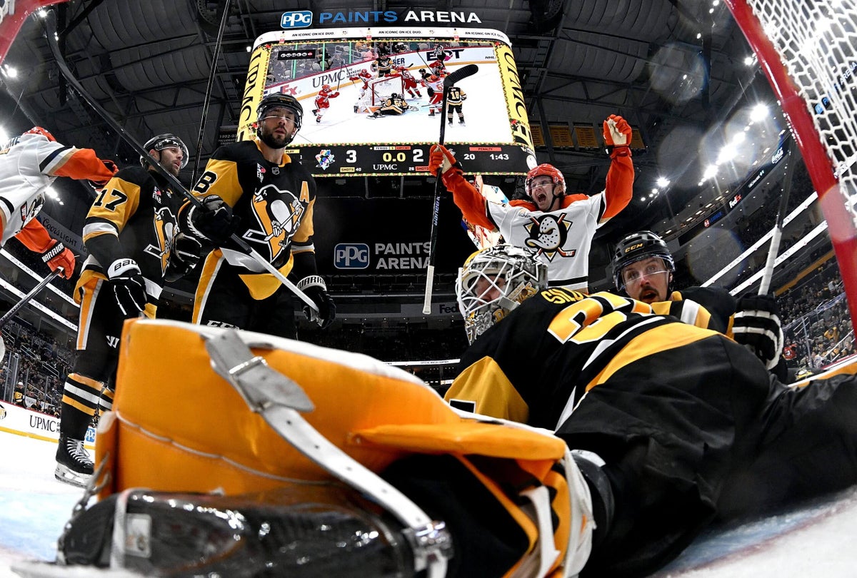 NHL history made as 4 teams tie game in final 15 seconds of regulation