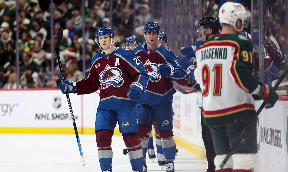 Nathan MacKinnon got to 30 goals absurdly fast for scorching Avalanche