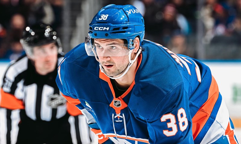 Travis Mitchell Makes NHL Debut