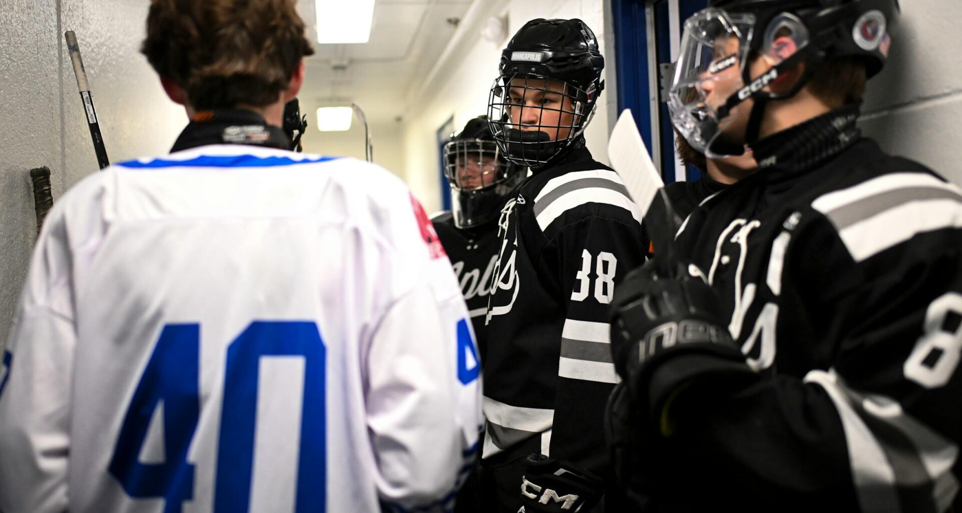 Minneapolis, St. Paul schools begin hockey crosstown rivalry
