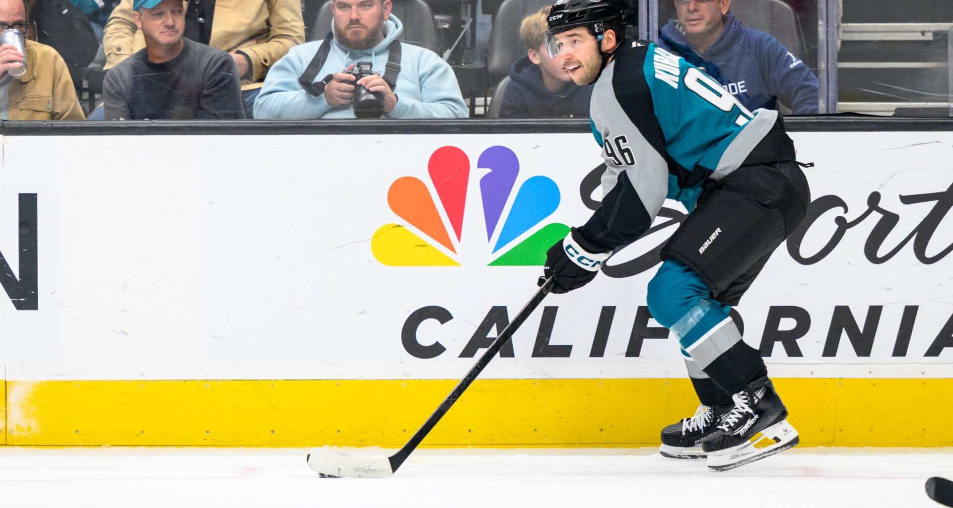 Sharks Coach Gives Updates on Kurashev, Smith Injuries