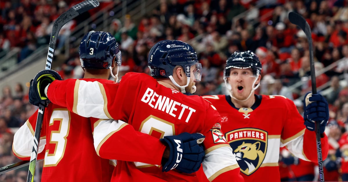 Luke Kunin and Anton Lundell score during Panthers’ 5-goal 3rd period in win over Hurricanes