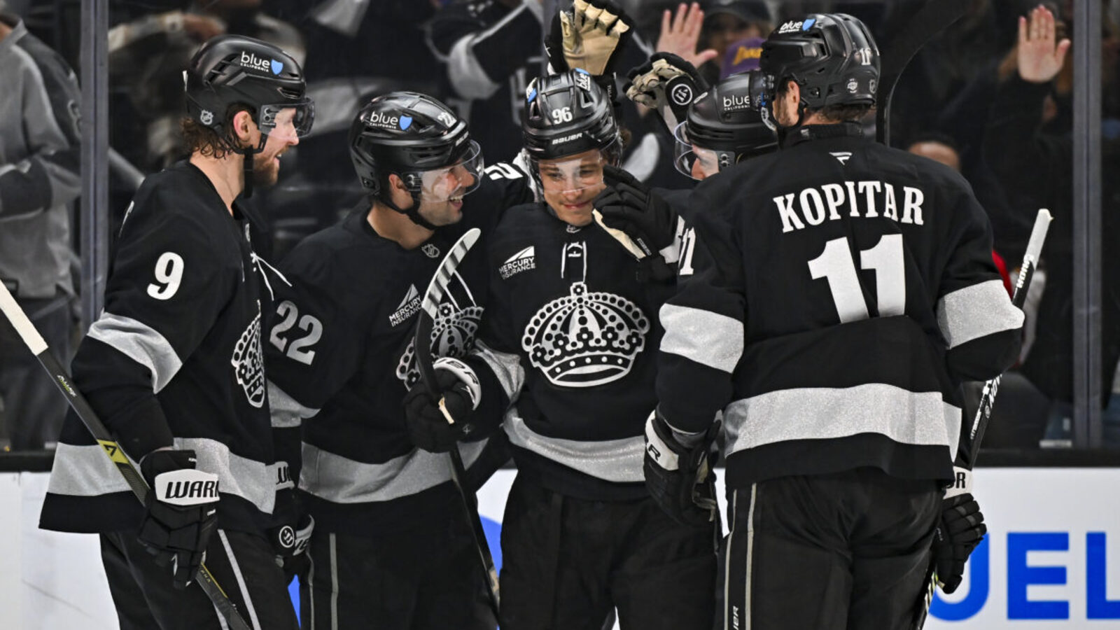 Kings Annihilate Blackhawks at Home With 6-0 Thumping