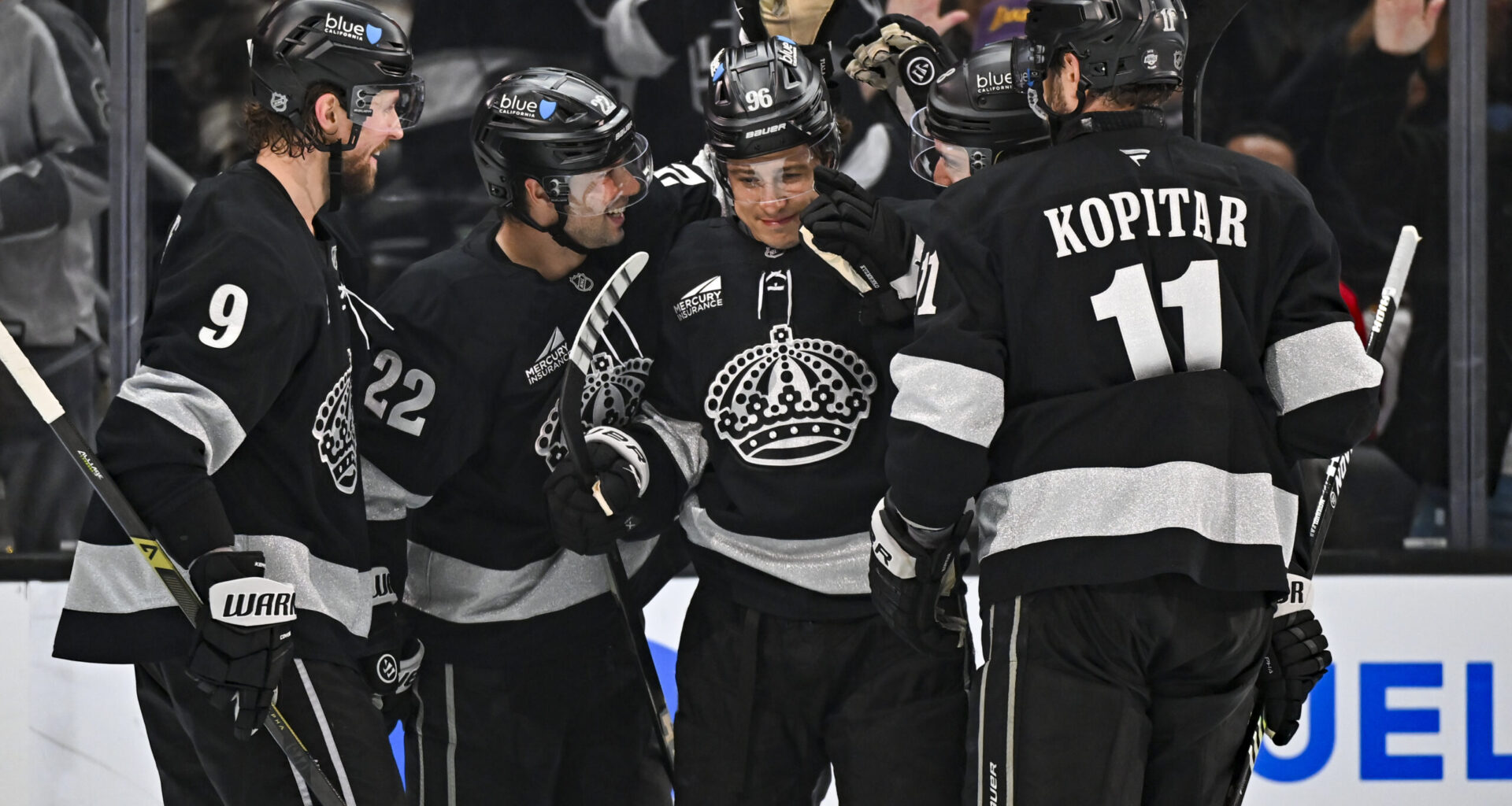 Kings Annihilate Blackhawks at Home With 6-0 Thumping - The Hockey Writers - Los Angeles Kings