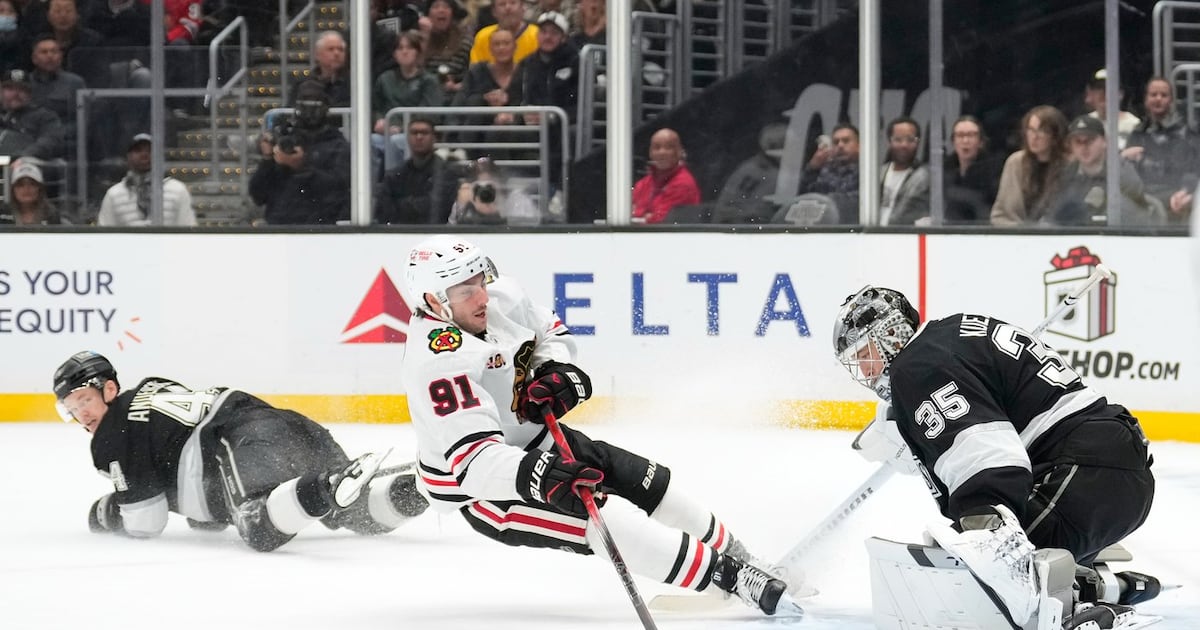 Connor Bedard scores in third straight game, Chicago Blackhawks hold off Los Angeles Kings