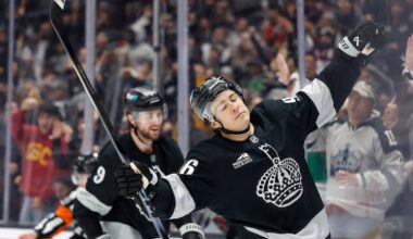 Kings defeat Blackhawks in 6-0 rout – Annenberg Media