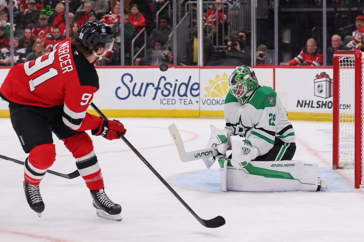 Punchless Devils Outclassed; Oettinger Slams Door; Losing Streak Extends