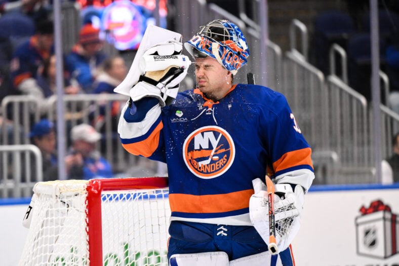 NHL: Vancouver Canucks at New York Islanders