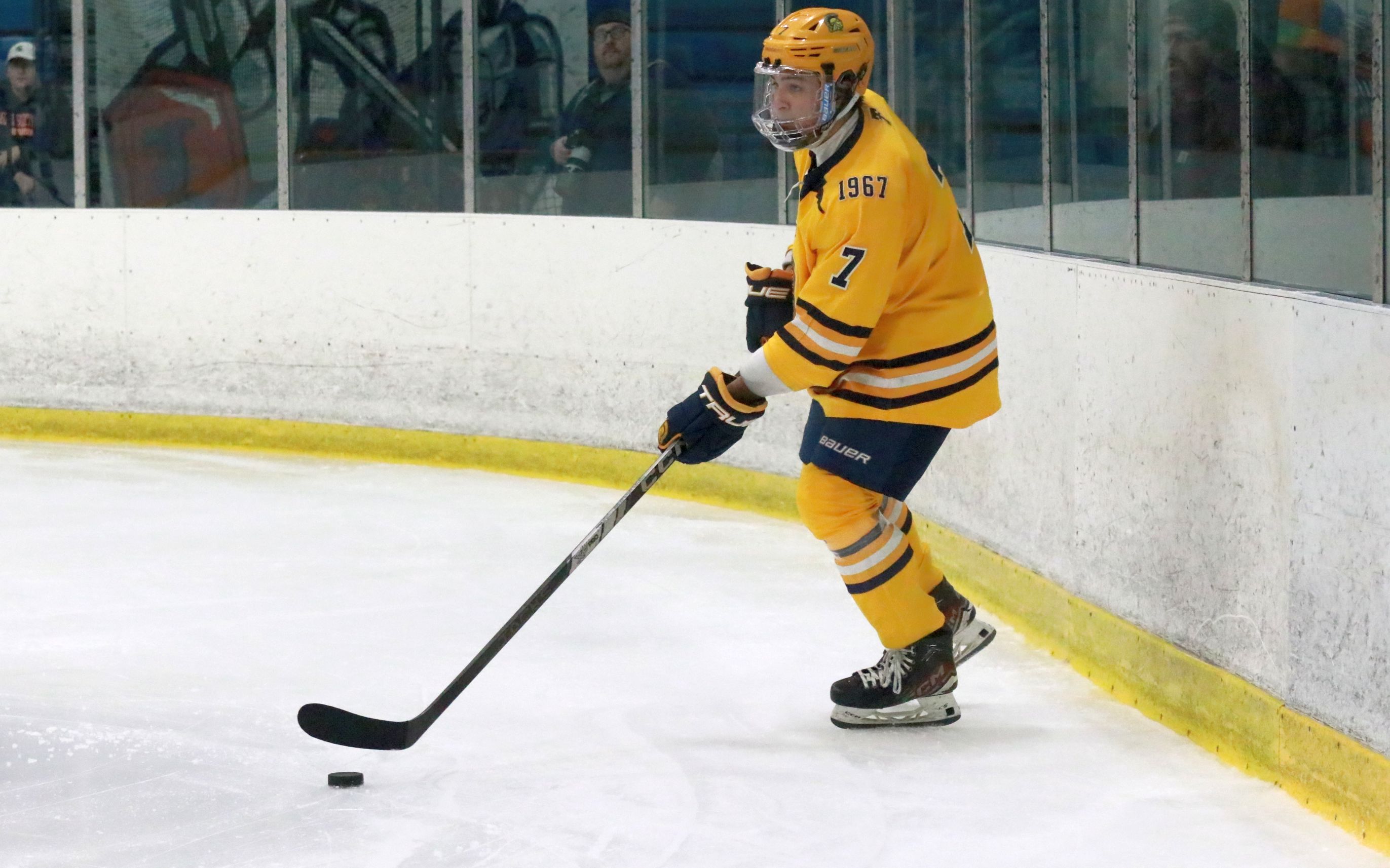 The Trenton ice hockey team was handed a 5-2 loss...