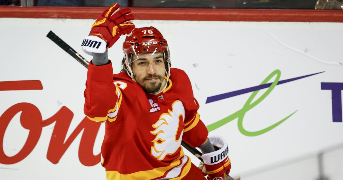 Calgary Flames remain hot at home, burn Edmonton Oilers