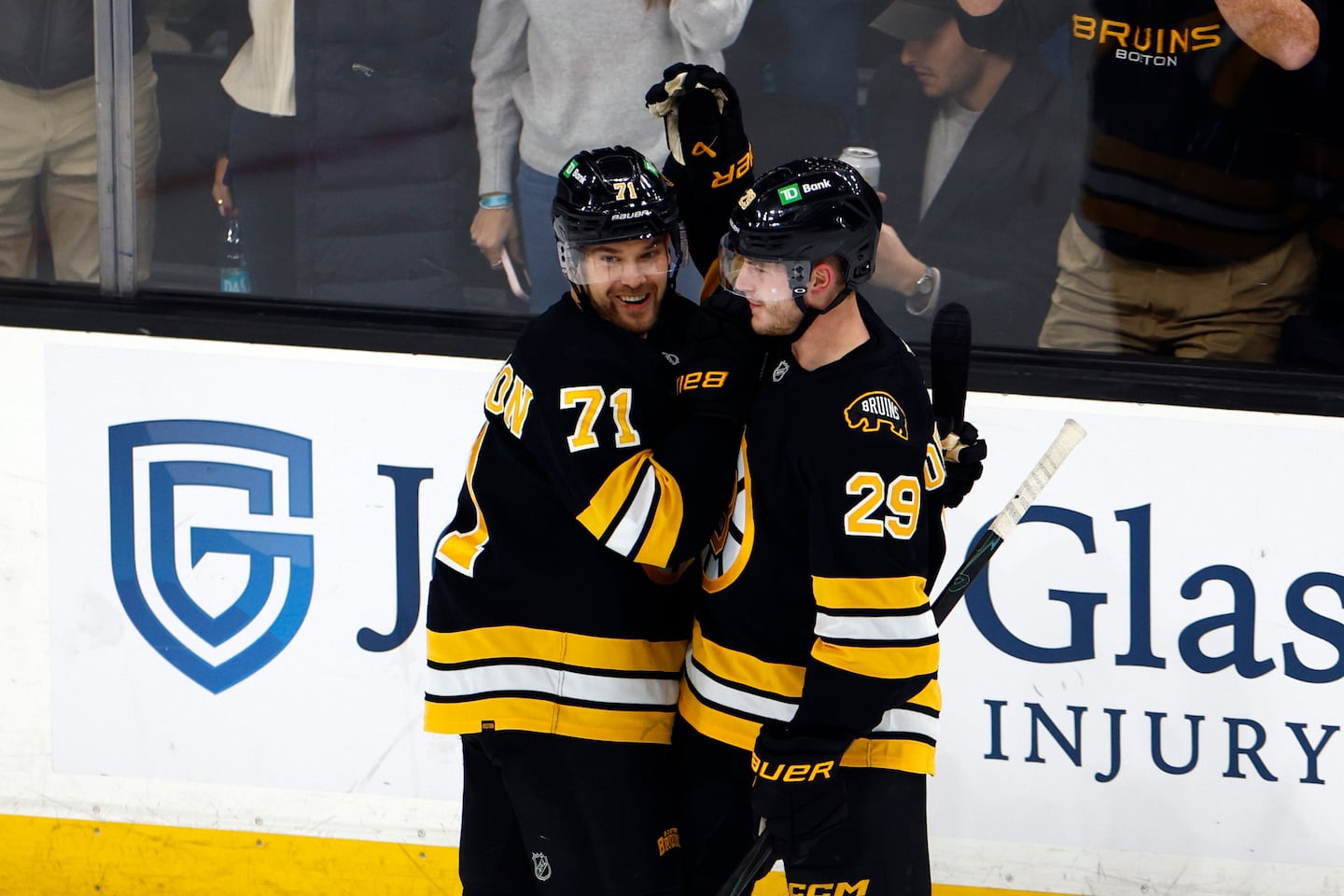 Viktor Arvidsson (left) recorded his 400th career point on Thursday.