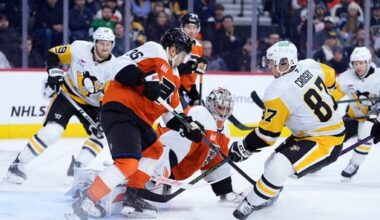 Sidney Crosby nears Mario Lemieux's Penguins points record with 2 goals against Flyers