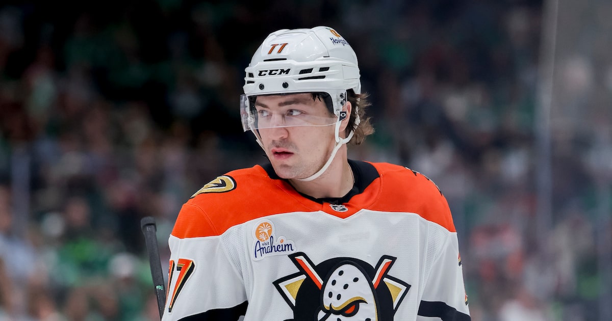 Ducks’ Frank Vatrano draws maximum fine for ‘unsportsmanlike’ hit on Stars’ Jason Robertson