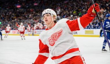 St. Louis Blues claim F Berggren, Boston Bruins nab D Kolyachonok off waivers