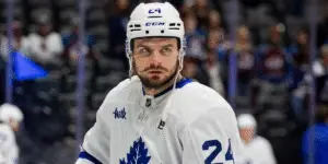 Scott Laughton skating for the Toronto Maple Leafs
