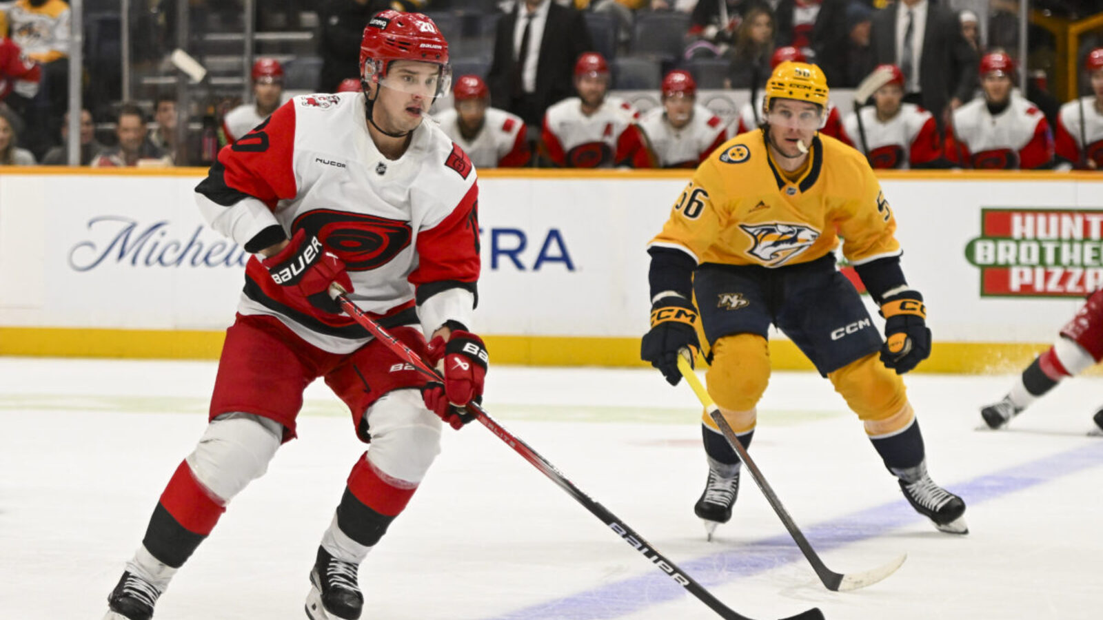 Hurricanes Defeat Predators 4-1, Extend Winning Streak to 5 Games