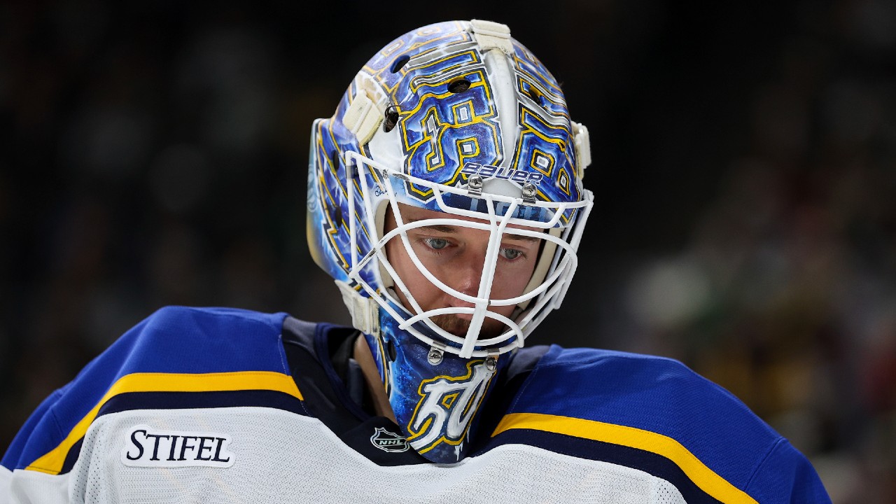 Blues' Binnington pulled after allowing two early goals