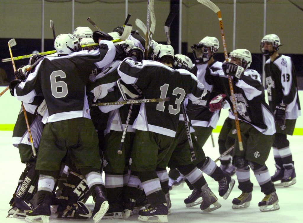 Hockey returning at Lake Catholic just feels right for school, area