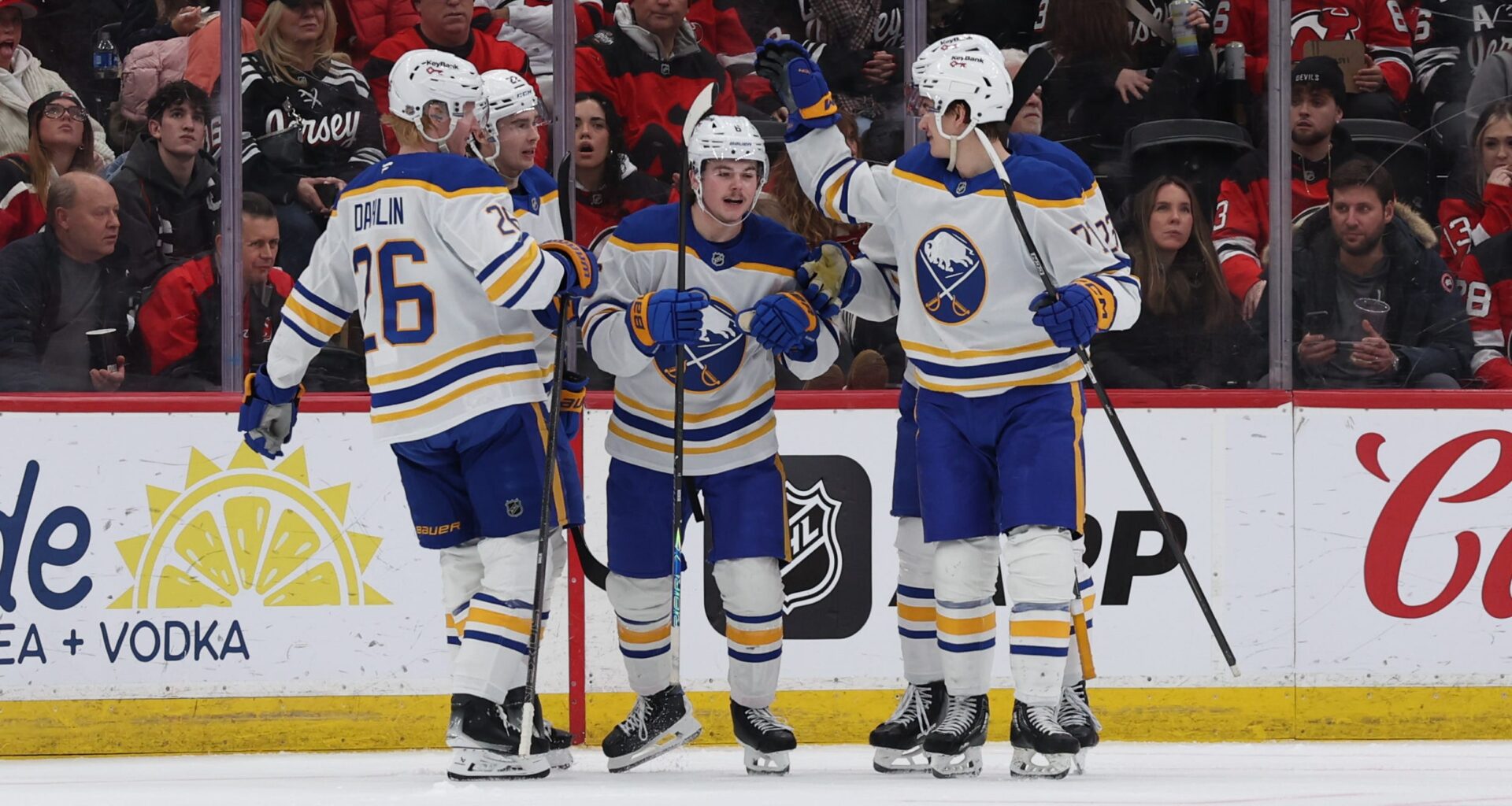 Streaking Sabres win sixth-straight in New Jersey