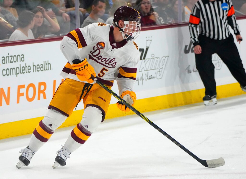 Flyers Recall Ty Murchison