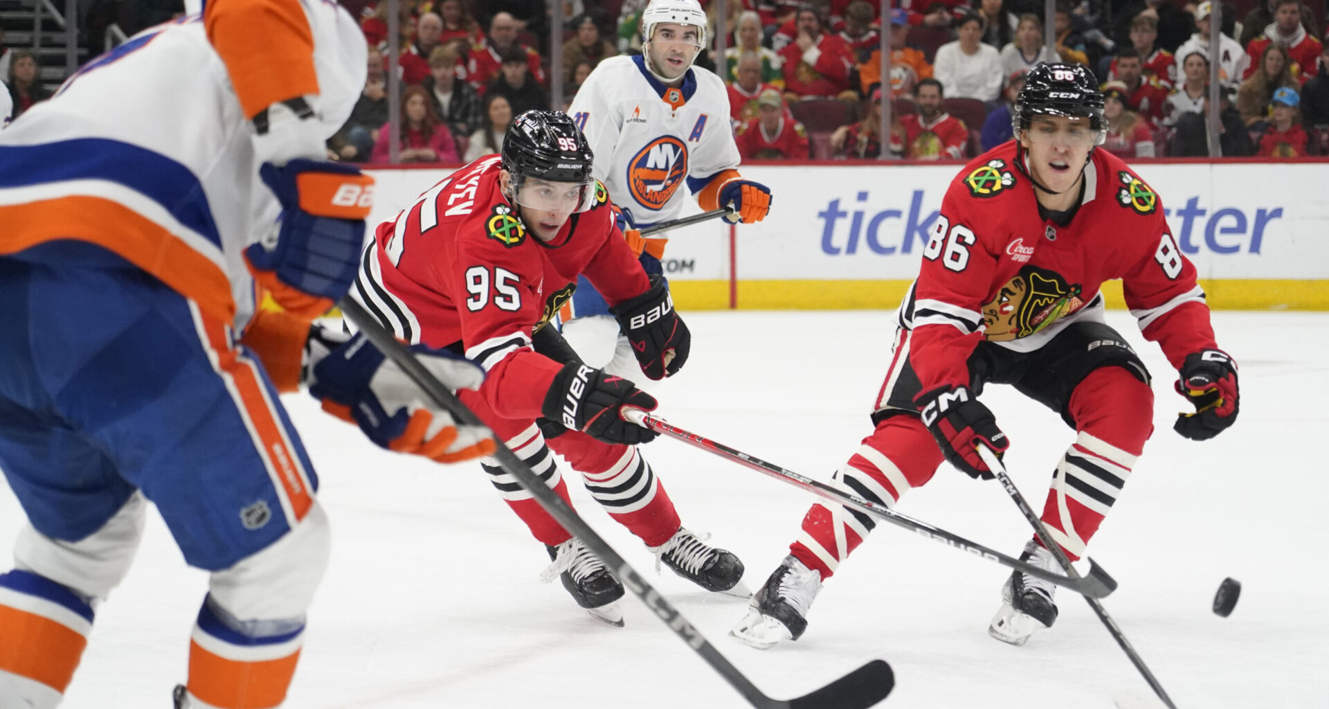 How to Watch Blackhawks vs New York Islanders: Live Stream, TV Channel, Start Time, Preview