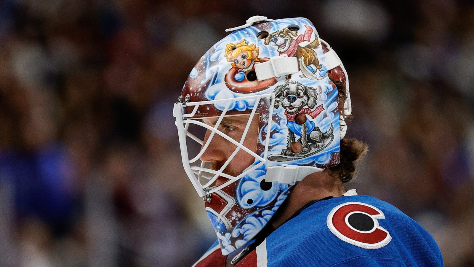 Avalanche’s Scott Wedgewood leaves game with upper-body injury