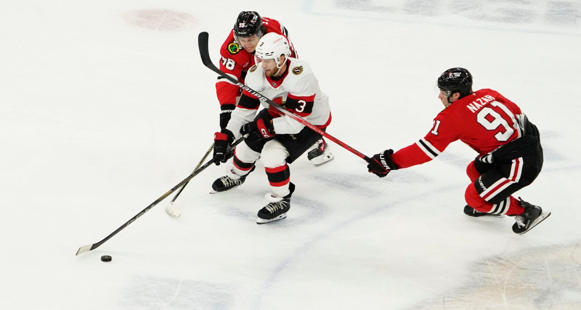 Blackhawks and Senators Battle On a Saturday Afternoon