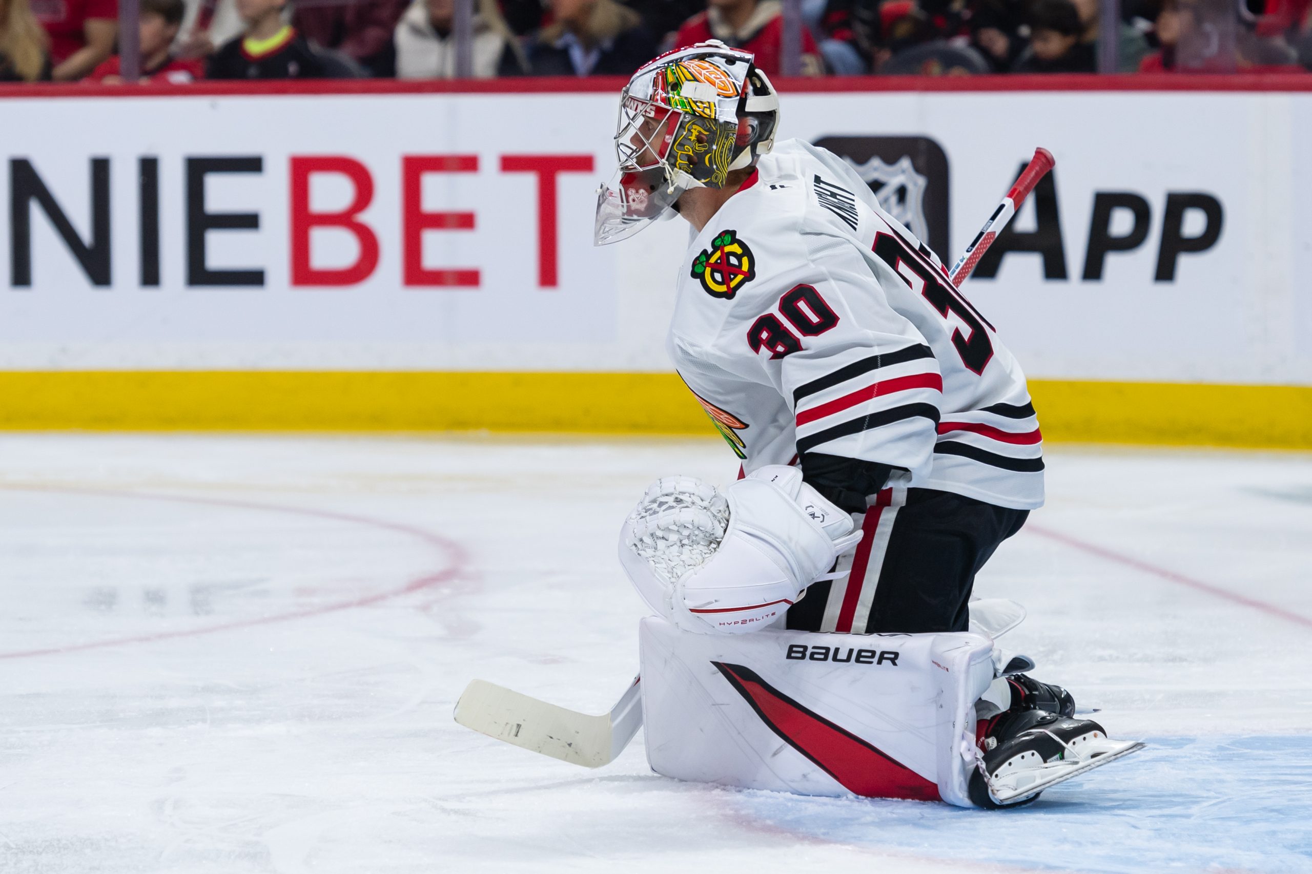 Spencer Knight shines with 2nd shutout as Chicago Blackhawks roll to 3-0 victory
