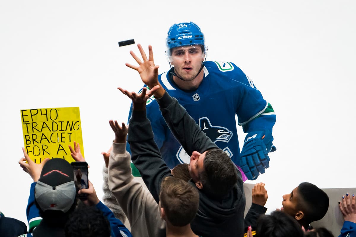 Linus Karlsson’s legacy game and Canucks’ best efforts not enough to beat the Mammoth