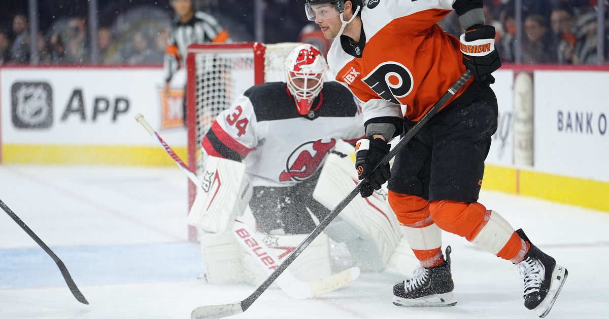 Flyers' Tyson Foerster out 2-3 months after leaving Penguins loss with injury