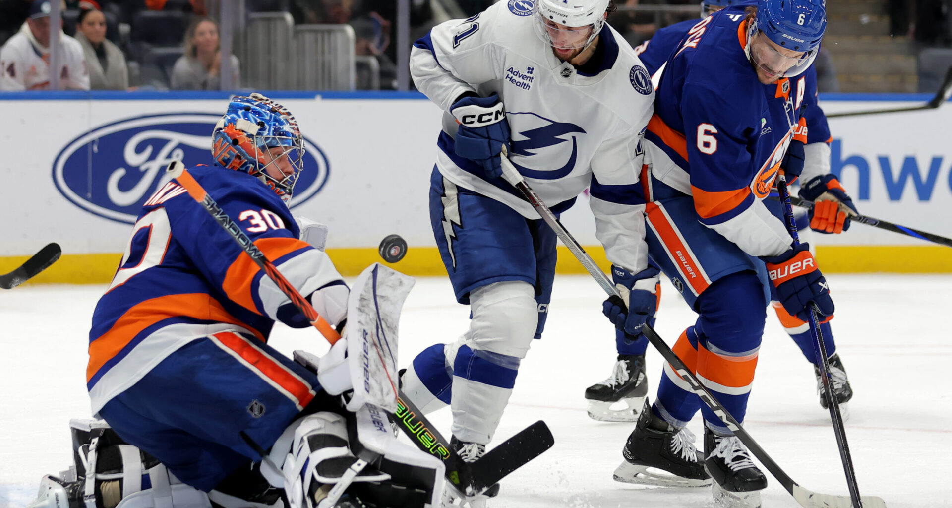 Lightning win streak comes to an end in 2-1 loss to Islanders