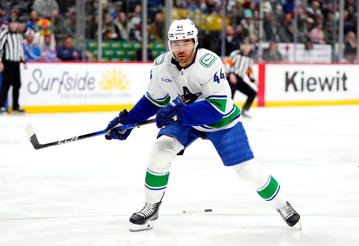 Lots of suitors for Canucks’ Kiefer Sherwood