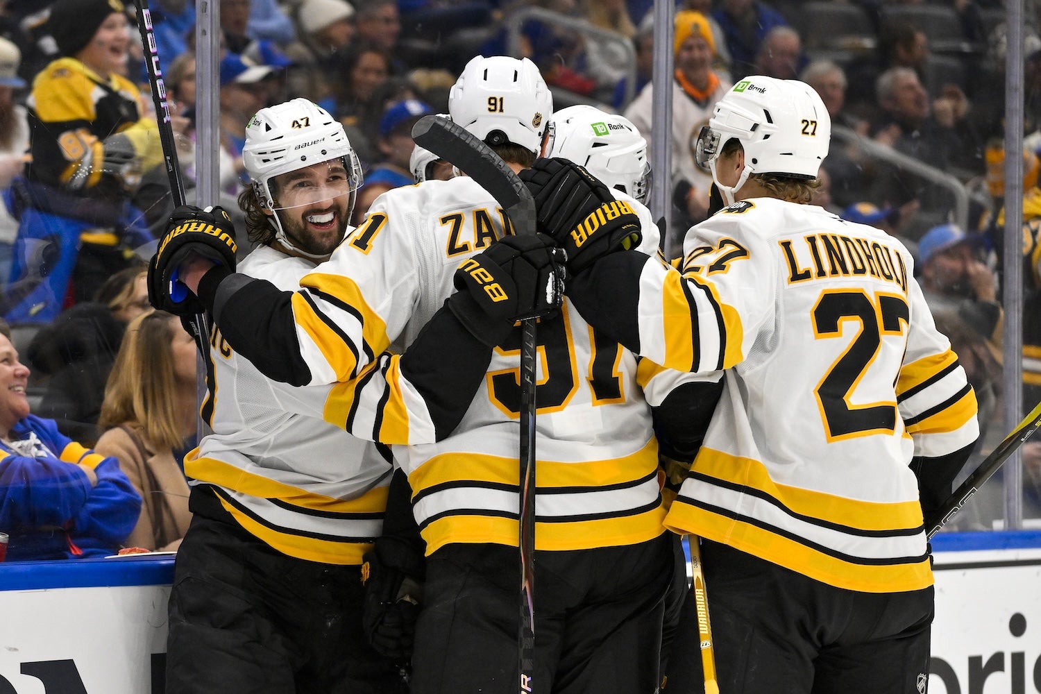 3 Stars: True team effort leads Bruins to another win - 98.5 The Sports Hub