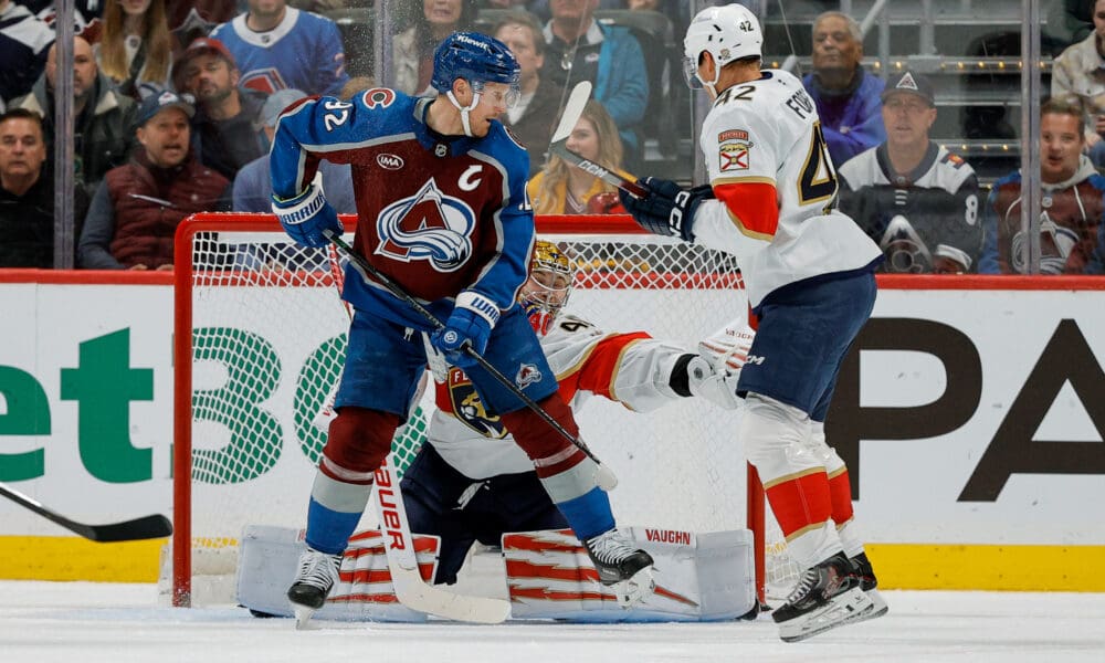 Avalanche Dominate Panthers In Front of 1996 Championship Team