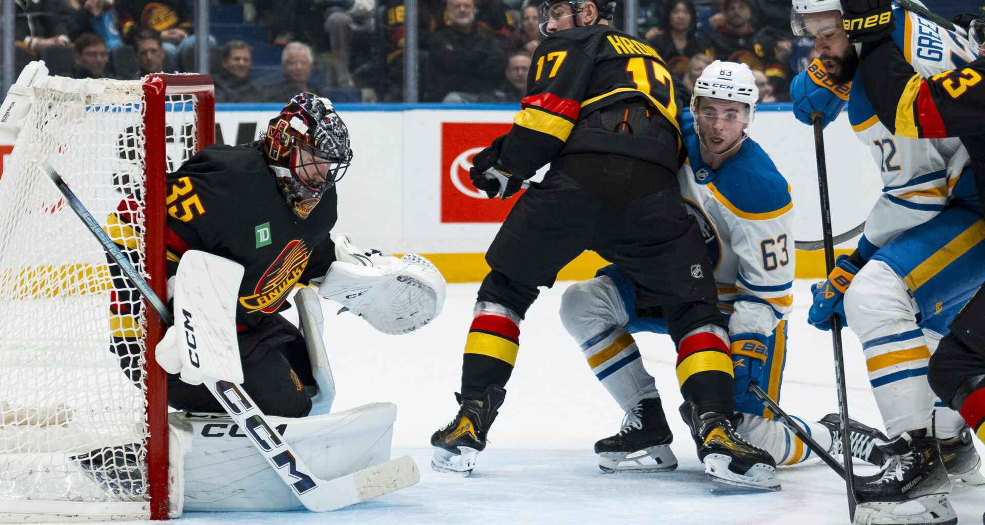 Sabres Outlast Canucks To Win 3-2