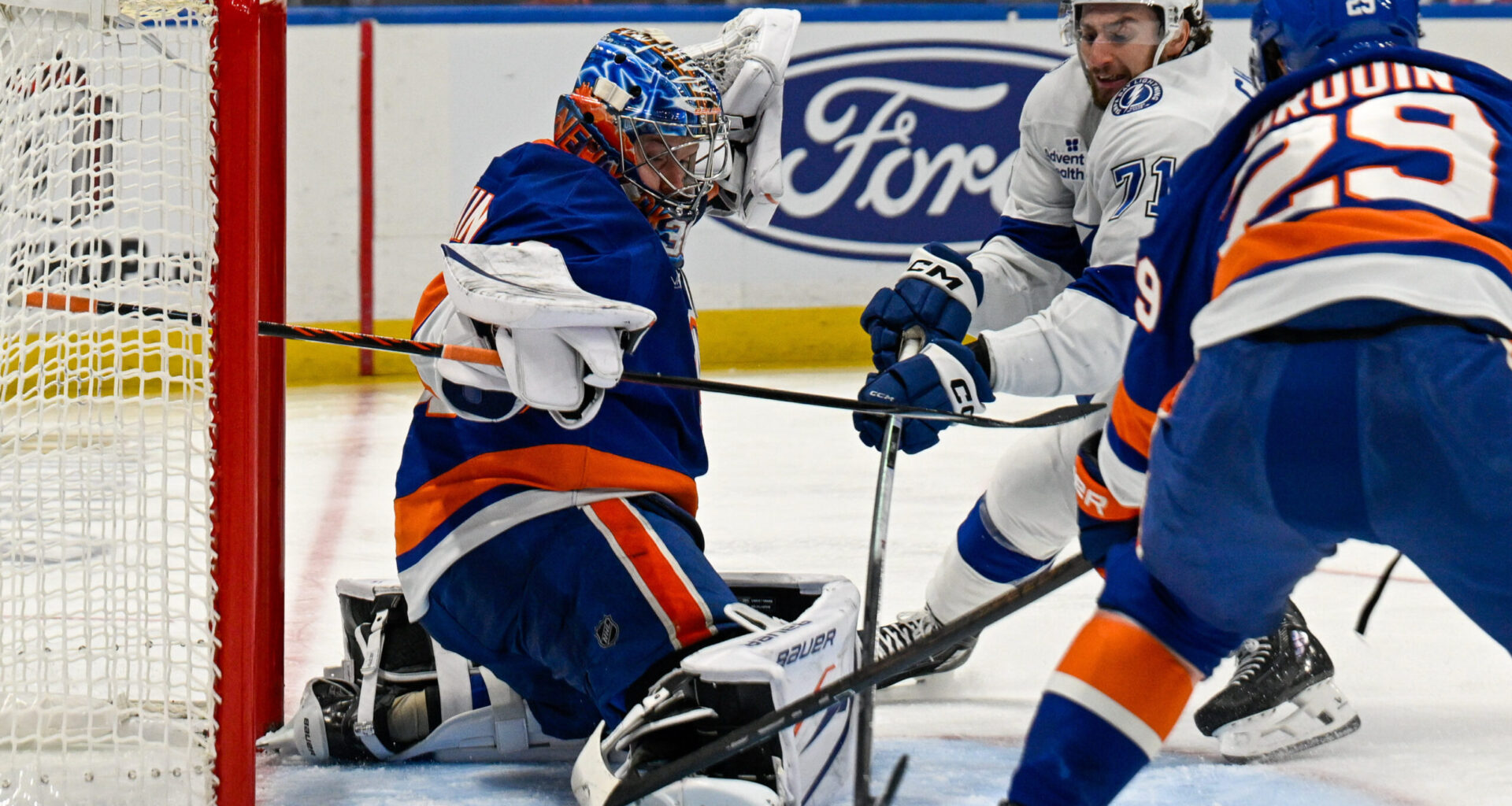 Lightning rally back to tie, but fall in shootout to Islanders, 3-2