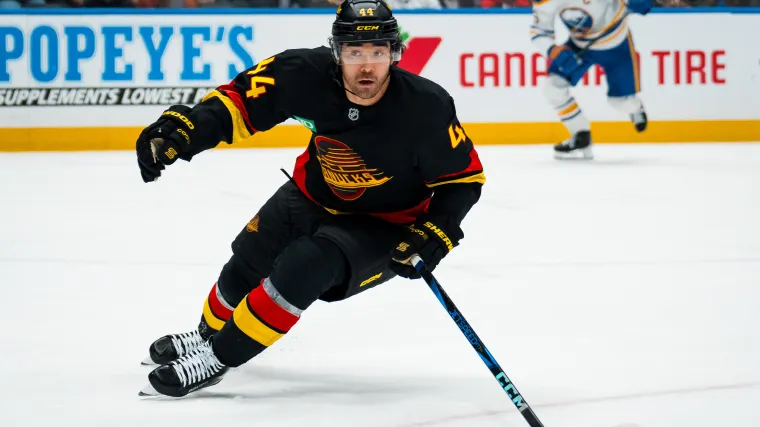 Canucks' Kiefer Sherwood linked in trade to 6 different teams image