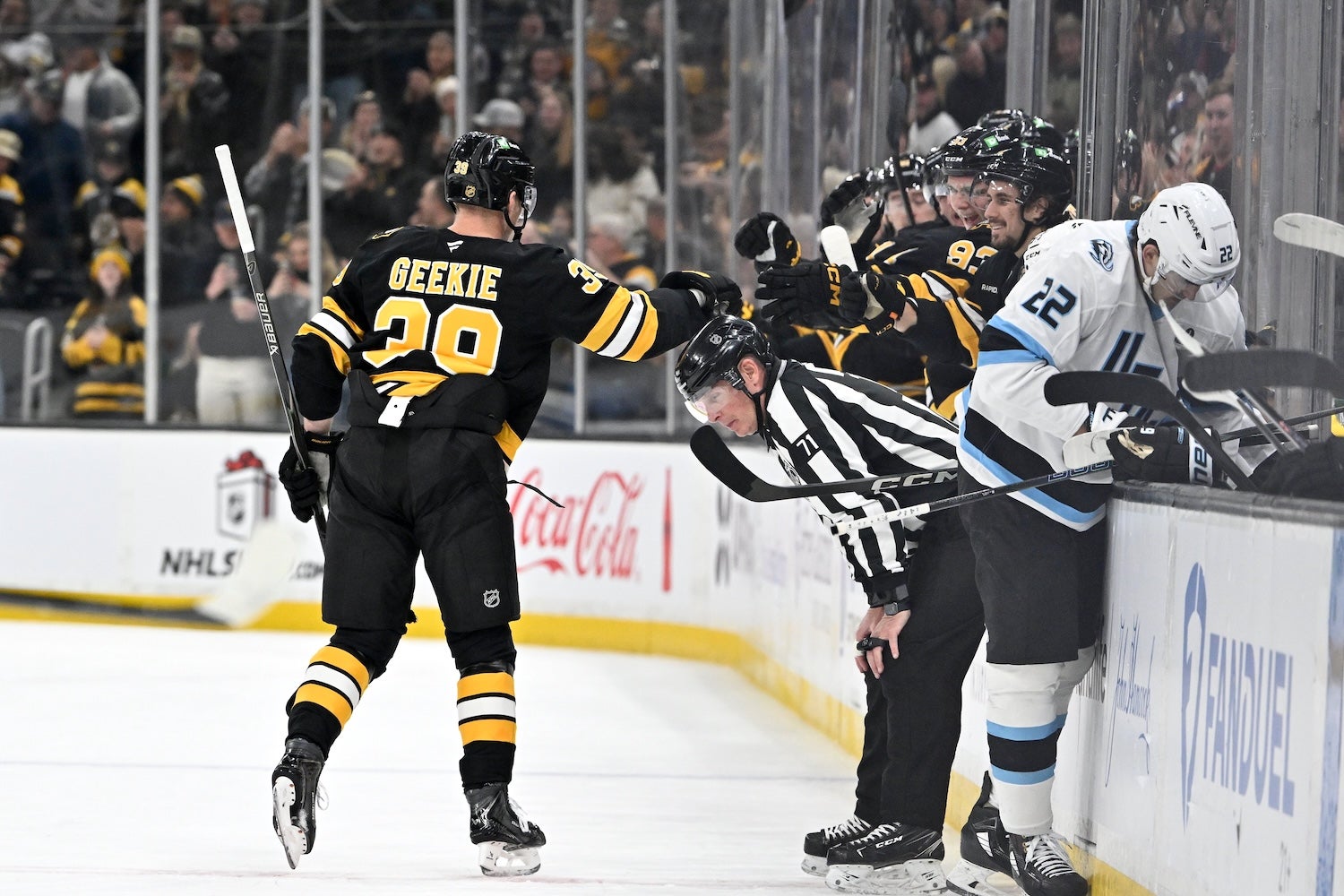 3 Stars: Bruins avoid letdown with latest 'grind' win - 98.5 The Sports Hub