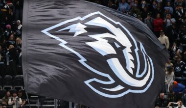 Mammoth sign Colten McIntyre as EBUG with Karel Vejmelka out with upper-body injury