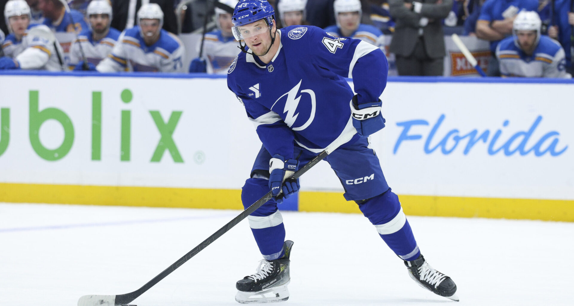 Three-point night for Raddysh leads Lightning to 4-1 win over Blues