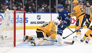 Penguins in the spirit of giving in loss to Maple Leafs: 10 observations
