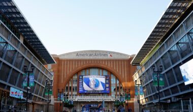 Trial between Stars and Mavericks over American Airlines Center dispute is delayed