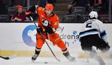 Anaheim Ducks HC Reacts In 2 Words After 7-0 Smackdown at the Hands of Utah Mammoth