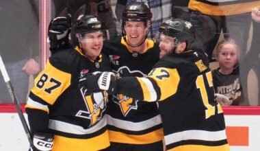 Crosby breaks Lemieux's Penguins scoring record
