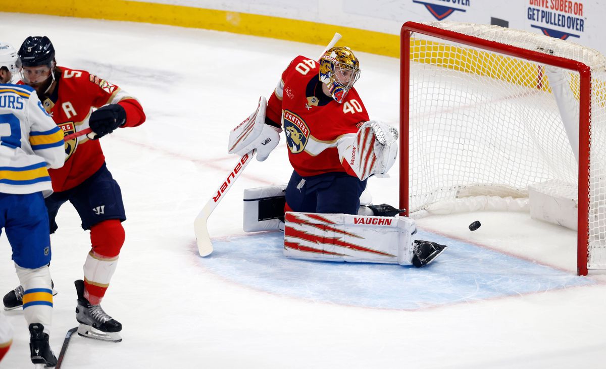 Neighbours, Thomas score twice to lead Blues over Panthers 6-2