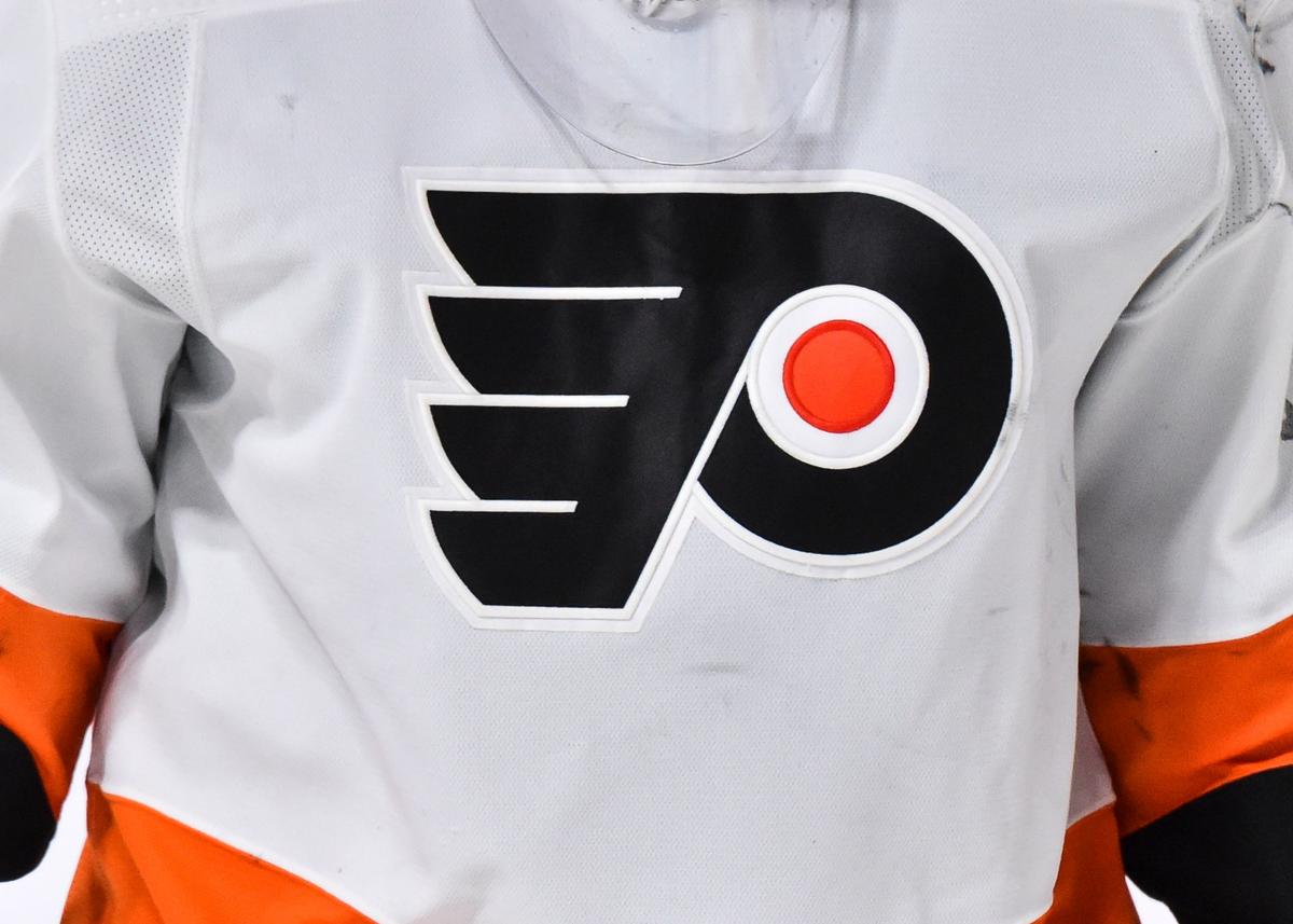 Philadelphia Flyers Announcer Makes Inappropriate Comments