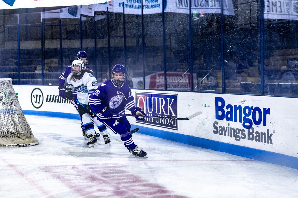 Key Players Shine In Broncos' Impressive 12-0 Hockey Match