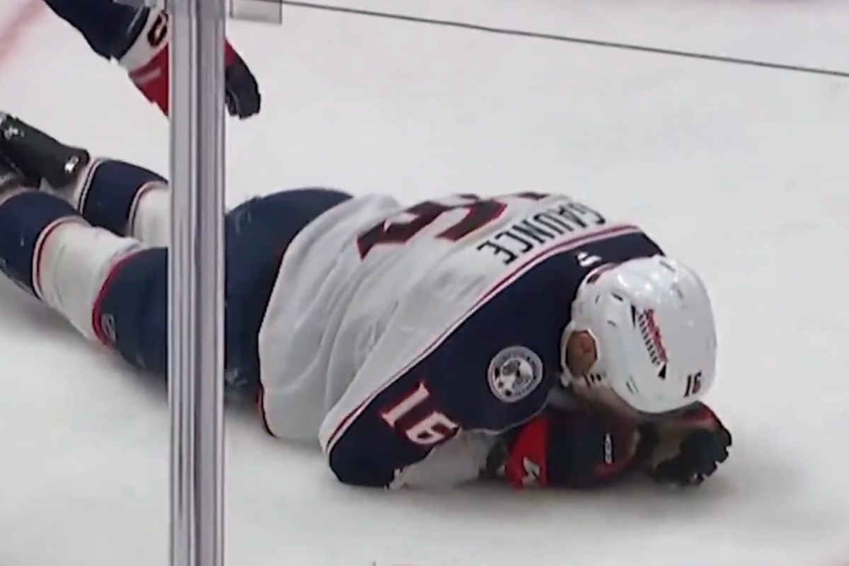 Brendan Gaunce loses tooth due to Hendrix Lapierre high stick, finds it on ice during Capitals-Blue Jackets game